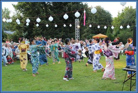 Beschreibung: G:\FOTOS\2015 BonOdori\E-Mail\BonOdori 1.jpg